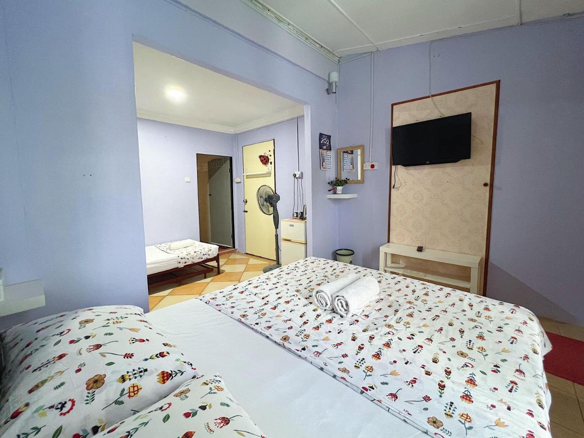 Merdeka Guest House 2 Кучинг Экстерьер фото