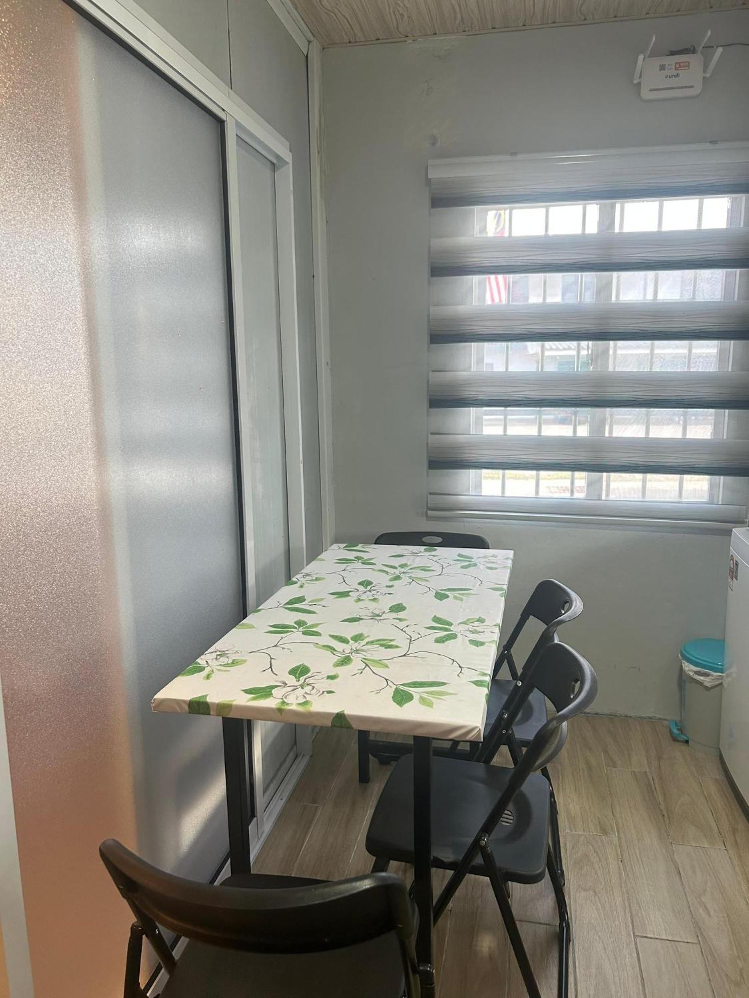 Merdeka Guest House 2 Кучинг Номер фото