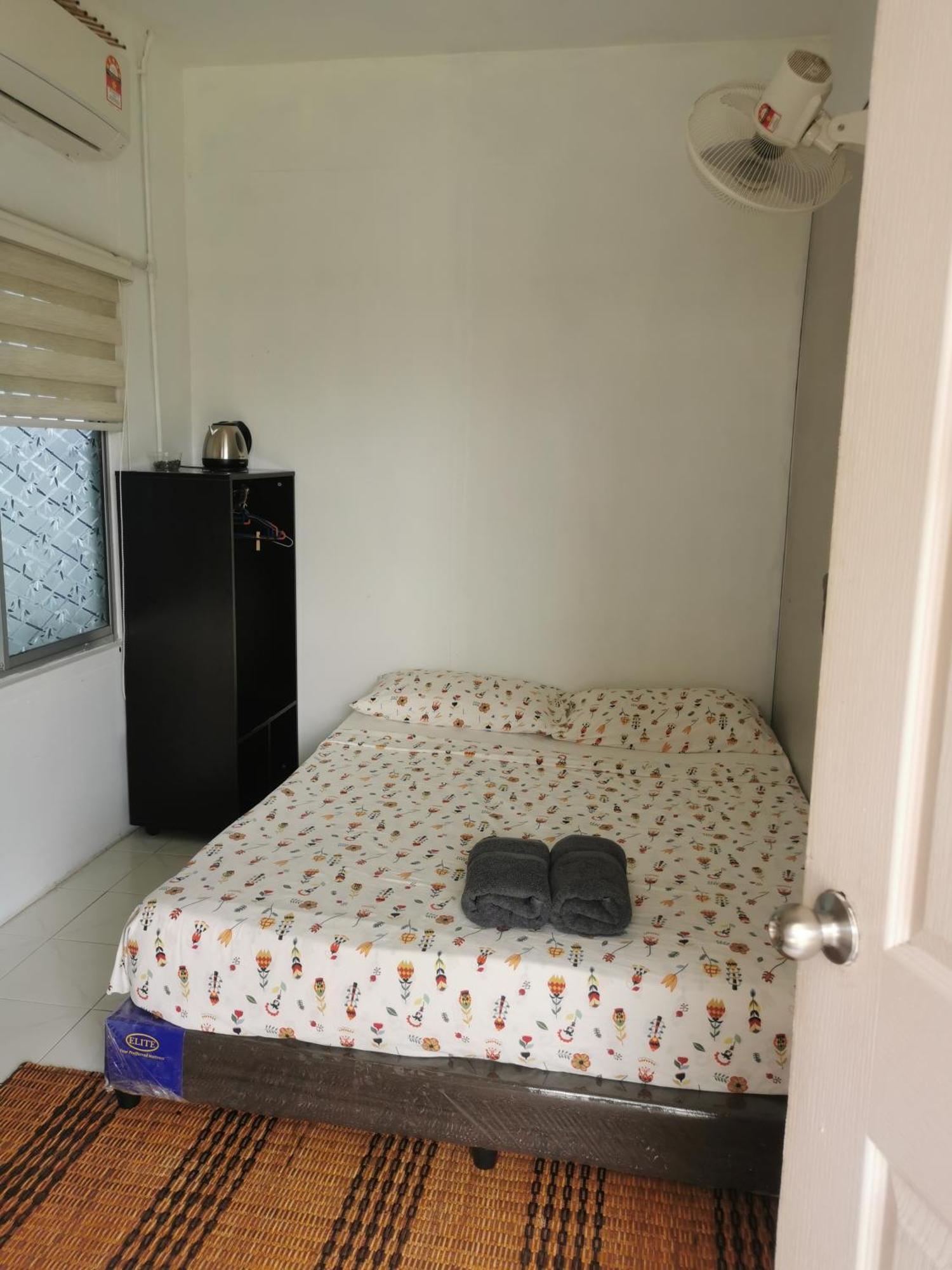 Merdeka Guest House 2 Кучинг Экстерьер фото