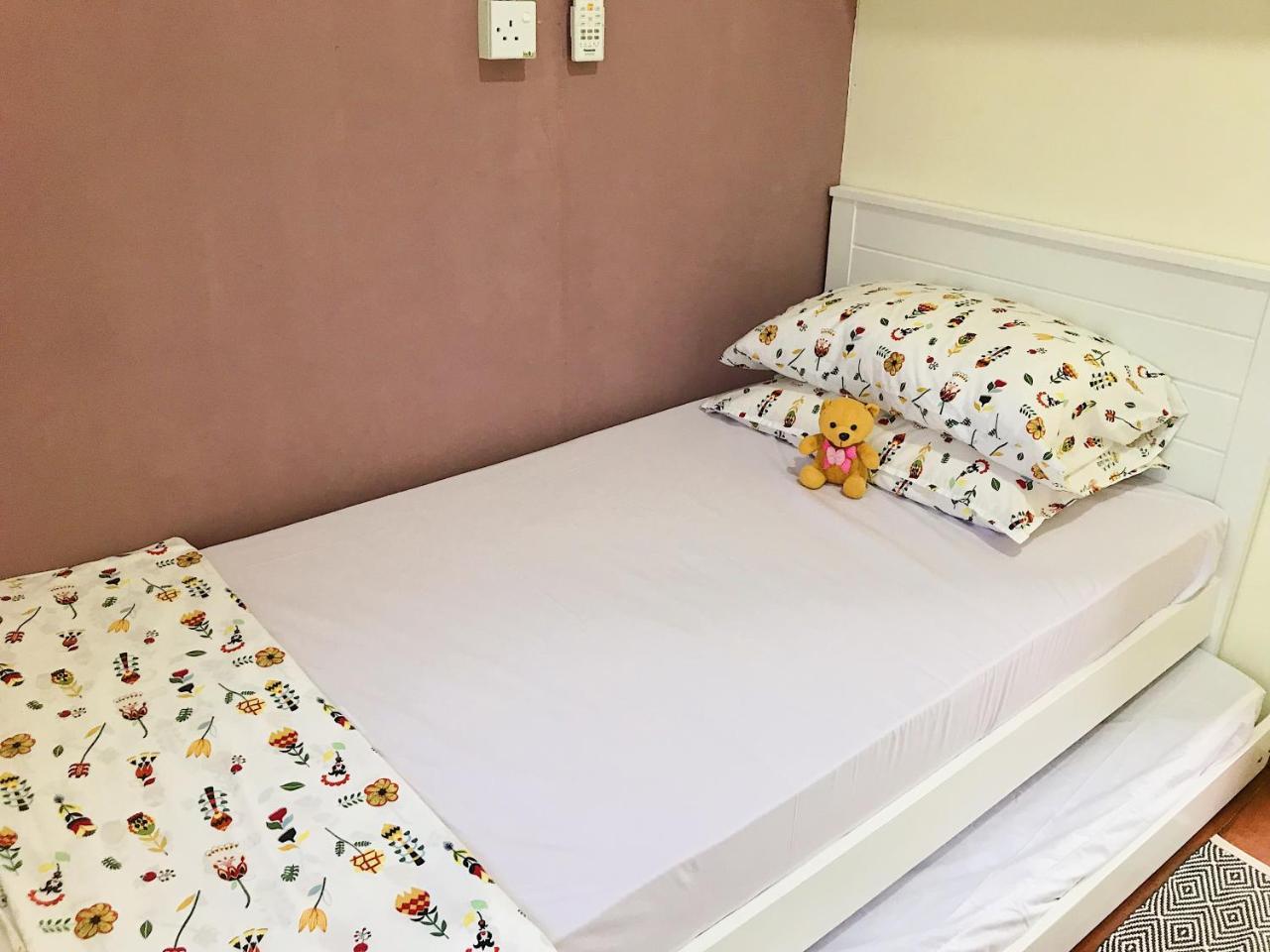 Merdeka Guest House 2 Кучинг Экстерьер фото