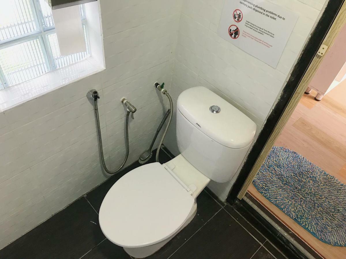 Merdeka Guest House 2 Кучинг Экстерьер фото